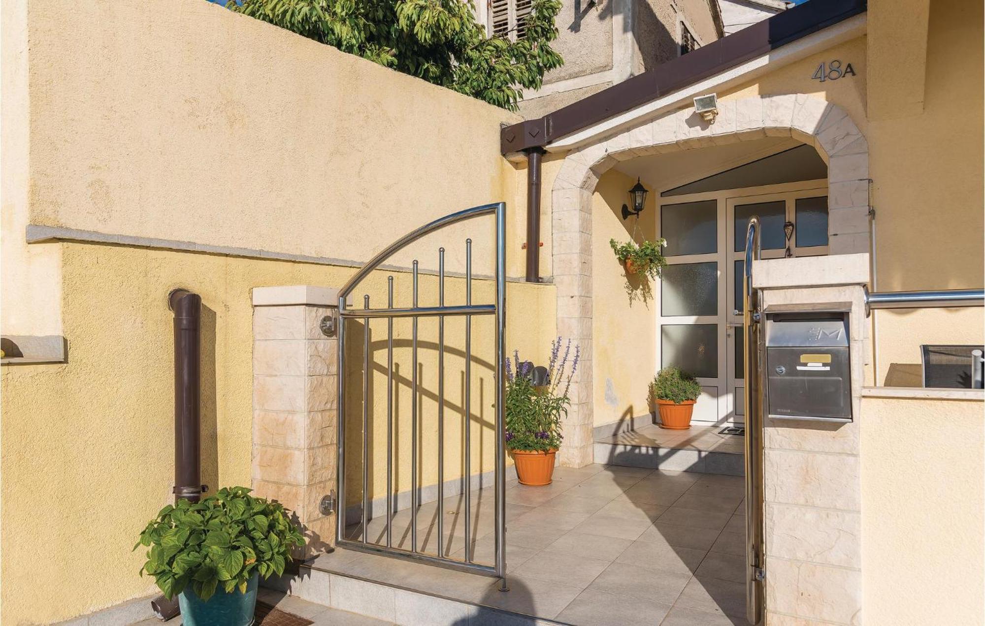 Nice Home In Sibenik With Kitchen Eksteriør bilde